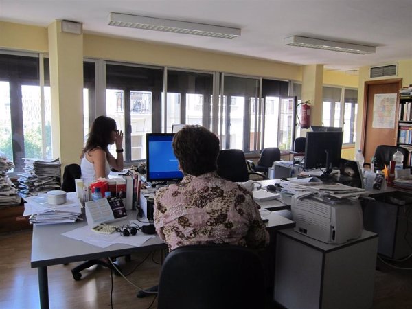 8M-La brecha salarial oscila entre 696 euros en menores de 18 años y 10.345 euros en mujeres con más de 65, según Gestha