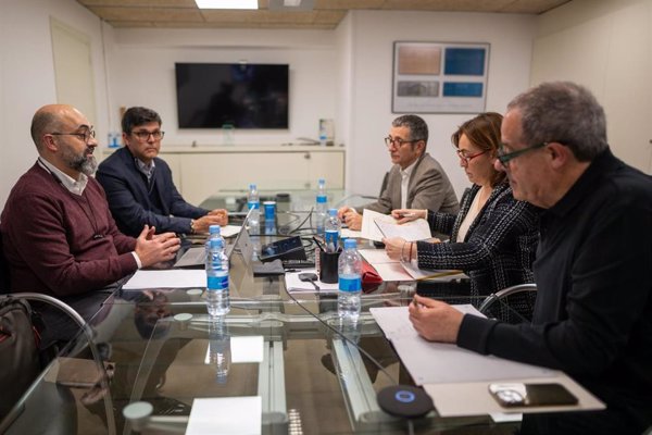Cataluña anuncia más recursos humanos en Adif y Renfe y la creación de una oficina técnica