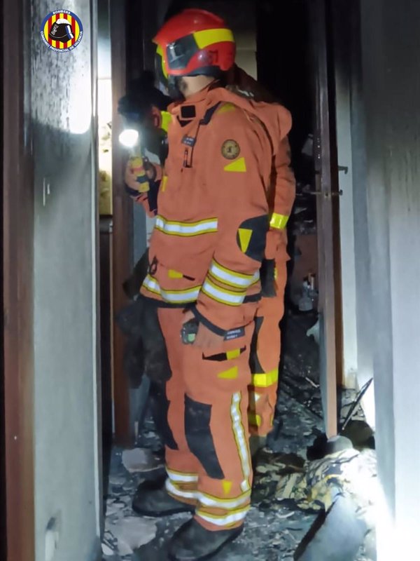 Un incendio en una vivienda de Torrent (Valencia) deja 11 heridos, entre ellos un menor de 21 meses