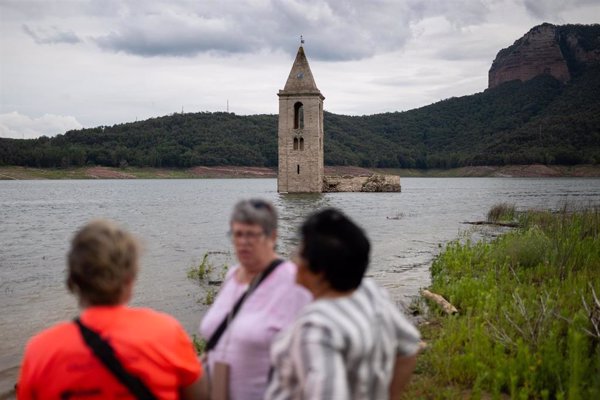 El pantano de Sau (Barcelona) casi triplica sus reservas tras las últimas lluvias en Cataluña