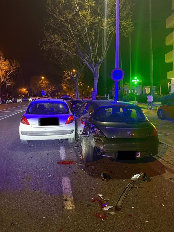 Una niña de tres años, herida en un accidente provocado por un conductor drogado en Alcùdia (Mallorca)