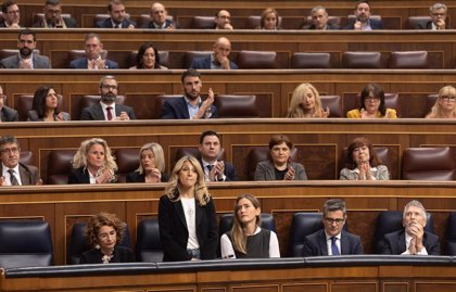 El Congreso aprueba sin el PSOE instar al Gobierno a aprobar en un mes la remuneración del permiso parental de 8 semanas