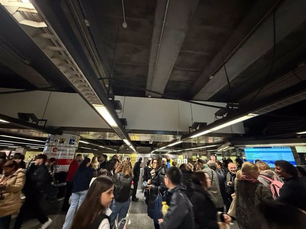 El Metro de Valencia reanuda el servicio tras detener toda la red por un problema técnico en el sistema de control