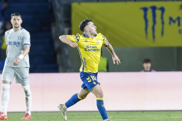 Las Palmas y Alavés se dejan cosas pendientes en el Gran Canaria