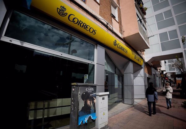 Correos alcanza un nuevo acuerdo con los sindicatos para garantizar el empleo