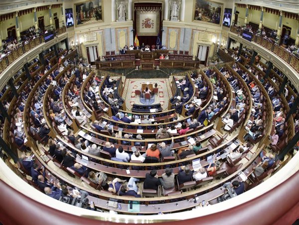 El Congreso creará un registro para controlar las relaciones de diputados con 'lobbies' y podrá imponer sanciones