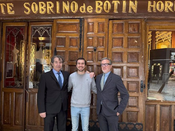 El arte de asar a fuego lento durante siglos: Casa Botín celebra sus 300 años de historia en Madrid