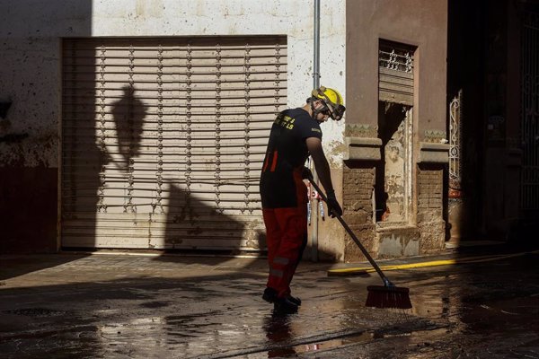 PSOE y Sumar culpan a Mazón de la tragedia de la dana y el PP les acusa de usar 