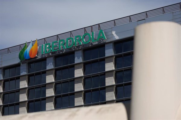 Iberdrola coloca 400 millones en bonos verdes referenciados a la acción, tras recibir demanda por 800 millones