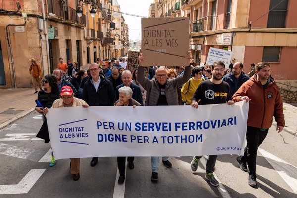 Usuarios de Rodalies protestan por un sistema ferroviario 