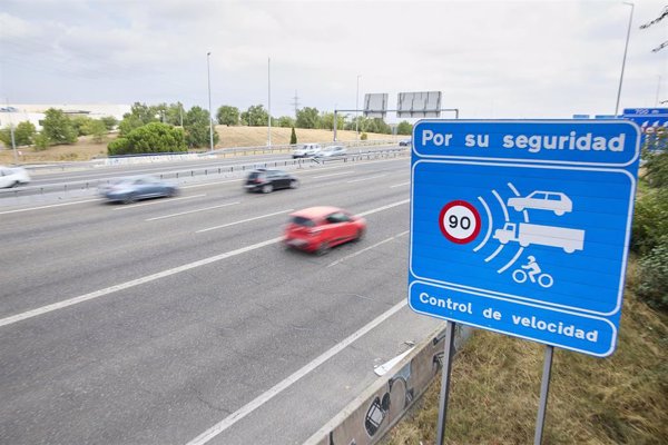 La DGT pone en funcionamiento hoy 17 nuevos radares en seis comunidades