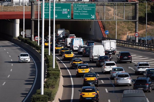 El Congreso pide al Gobierno regular los seguros del taxi y diferenciar su siniestralidad de los VTC