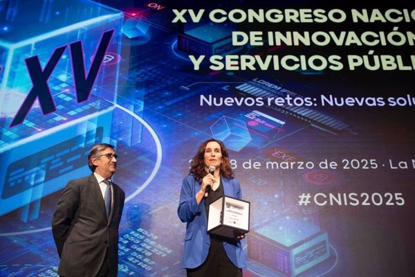 El Ministerio de Sanidad recibe el premio CNIS 2025 por el Plan INVEAT