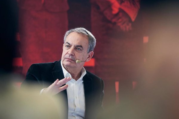 Zapatero recomienda al emérito explicarse en una carta a los españoles y ve 