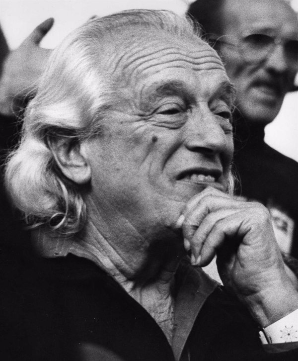 Espasa publica el poemario de Rafael Alberti 'Y sobre el ancla una estrella', con poemas y dibujos inéditos