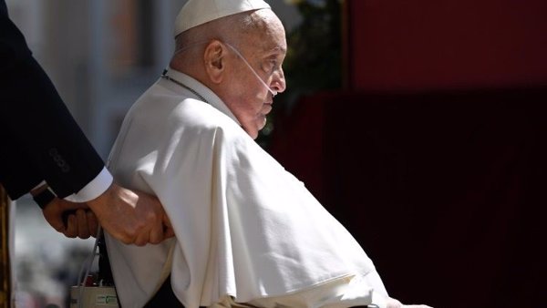 El Papa Francisco se desplaza hasta San Pedro para rezar ante la tumba de San Pío X