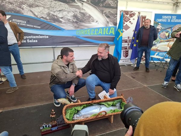 La sidrería 'La Finca', de Oviedo, se hace con el 'campanu' asturiano por más de 10.000 euros