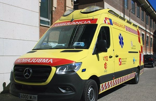 Tres heridos, entre ellos un menor, en la colisión de dos turismos y un camión en Arlanzón (Burgos)