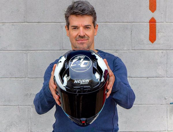 Carlos Checa dará la vuelta de honor al circuito de Jerez en la moto del 40 aniversario