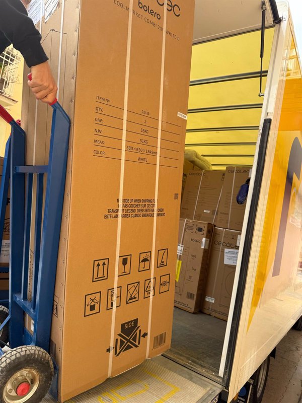 Catarroja (Valencia) reparte 500 electrodomésticos a más de 200 familias afectadas por la dana