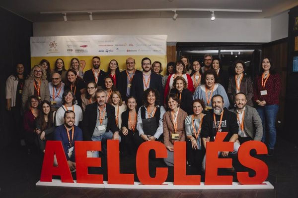 AELCLÉS traslada al PP las dificultades de los pacientes con leucemia para acceder a tratamientos innovadores