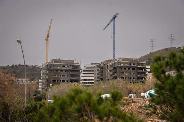 Portales inmobiliarios achacan el alza de compraventas de vivienda a bajadas de tipos y ser un