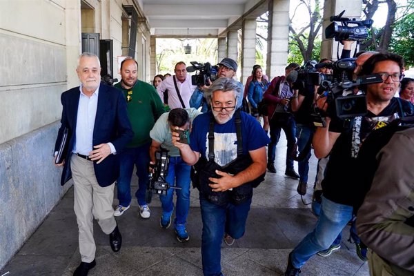 La Audiencia de Sevilla inicia este jueves su deliberación sobre si elevar al TJUE las sentencias del TC por los ERE
