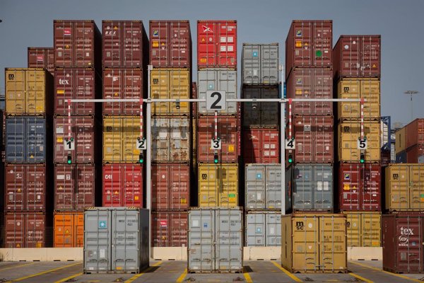 El tráfico de mercancías por los puertos caen un 0,8% hasta marzo por las borrascas y la guerra arancelaria
