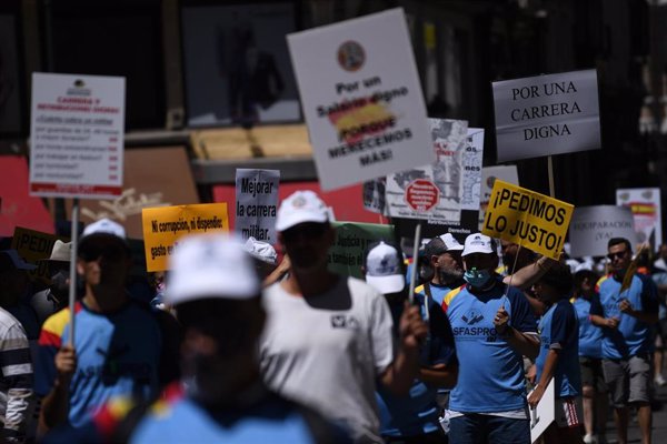 Militares se manifiestan hoy en Madrid para exigir que el aumento del gasto en defensa mejore sus condiciones