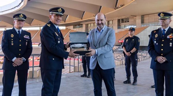 Louzán agradece a la Policía Nacional su labor durante la Copa del Rey
