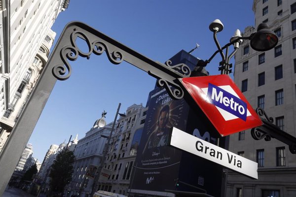 La red de Cercanías y el Metro de Madrid interrumpen su servicio por falta de suministro eléctrico