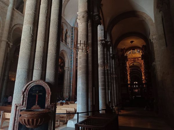 La catedral de Santiago se apoya 