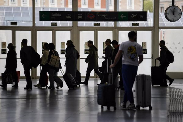 Una quincena de estaciones de tren del país estarán abiertas esta noche para que puedan pernoctar viajeros
