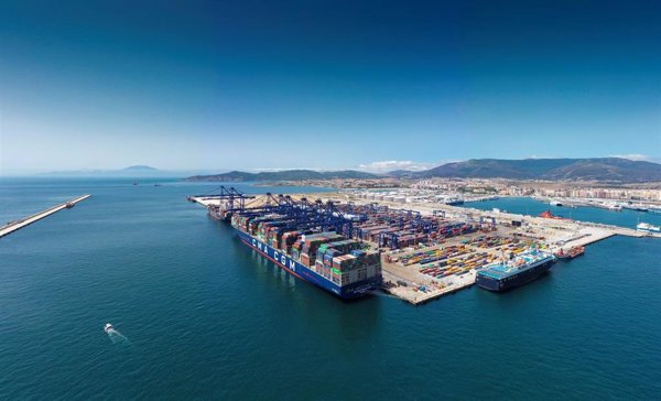 Puerto de Algeciras recupera la normalidad en sus terminales y líneas para pasajeros y camiones