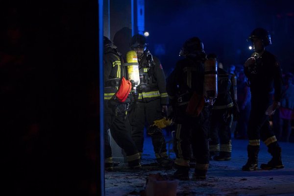 Bomberos de Barcelona hacen 789 servicios en todo el apagón, 137 en ascensores