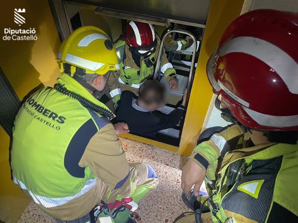 El Consorcio de Bomberos de Castellón realiza 54 servicios, de los que 36 han sido rescates en ascensores