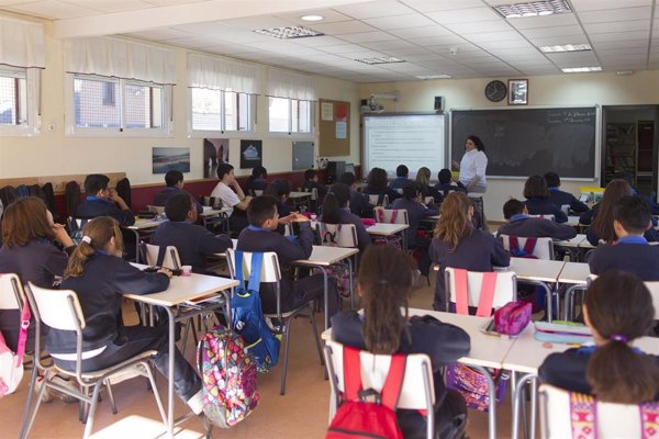 Centros educativos de Madrid abren 