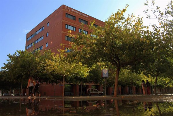 Universidades valencianas: de la suspensión de la actividad a mantenerla pero sin pruebas