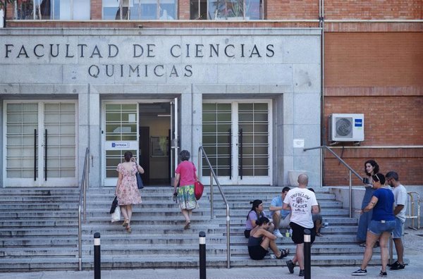 Universidades públicas de Madrid cancelan la actividad docente pero algunas dejan espacios abiertos para alumnos