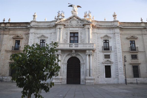 La Universidad de Sevilla mantiene la suspensión de sus clases y ciñe las pruebas al formato virtual