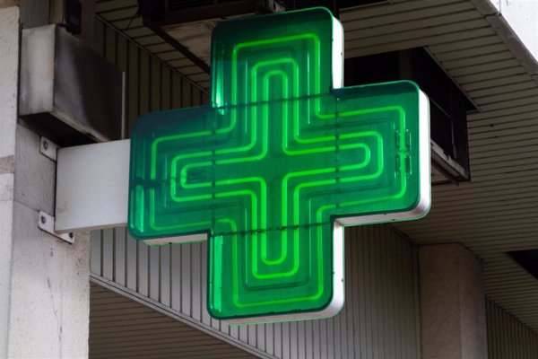 El Consejo General de Farmacéuticos comunica que la red de farmacias funciona con normalidad tras el apagón