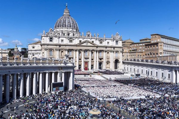 El colegio de cardenales agradece a gobernantes y monarcas su asistencia al funeral del Papa Francisco