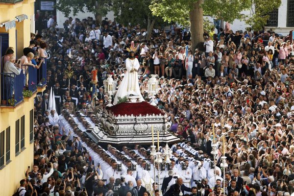 Los españoles incrementaron un 43% en Semana Santa, con una media de 371 euros, según Cetelem
