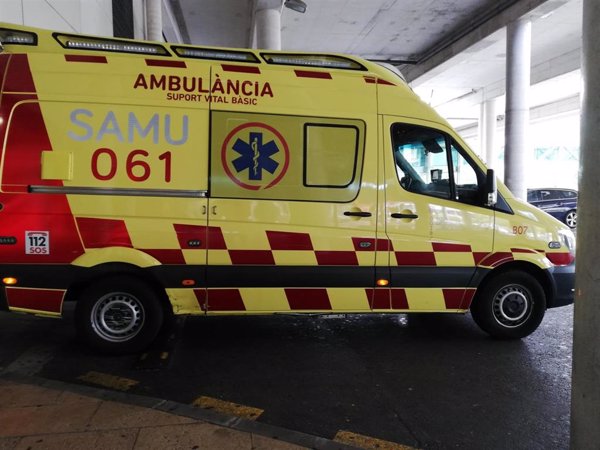 Los dos jóvenes ingresados en Ibiza tras el accidente de coche permanecen en estado crítico en la UCI