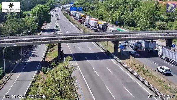 Retenciones de más de 10 kilómetros en la AP-7 en la Roca del Vallès (Barcelona) por un accidente