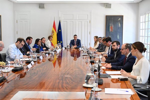 Gobierno da a las eléctricas de plazo hasta esta tarde para que le remitan todos los datos del apagón