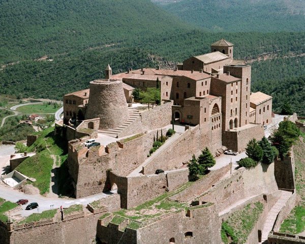 El Parador de Cardona (Barcelona) reabre este jueves tras una inversión de tres millones en obras de mejora