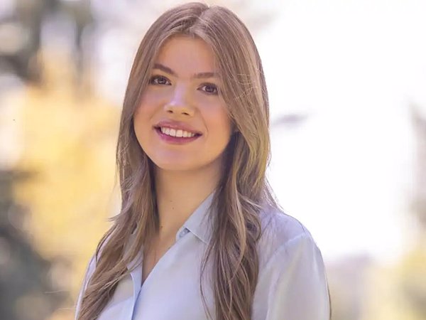 La infanta Sofía recibe la Gran Cruz de la Orden de Isabel la Católica