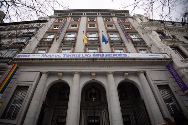 Expertos discrepan sobre la propuesta de Igualdad de prohibir que asesinos de violencia vicaria difundan su caso
