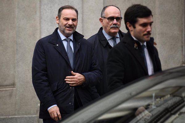 Transportes asegura que Ábalos no cobró 500.000 euros en dietas sino que eran gastos de viaje de toda la delegación